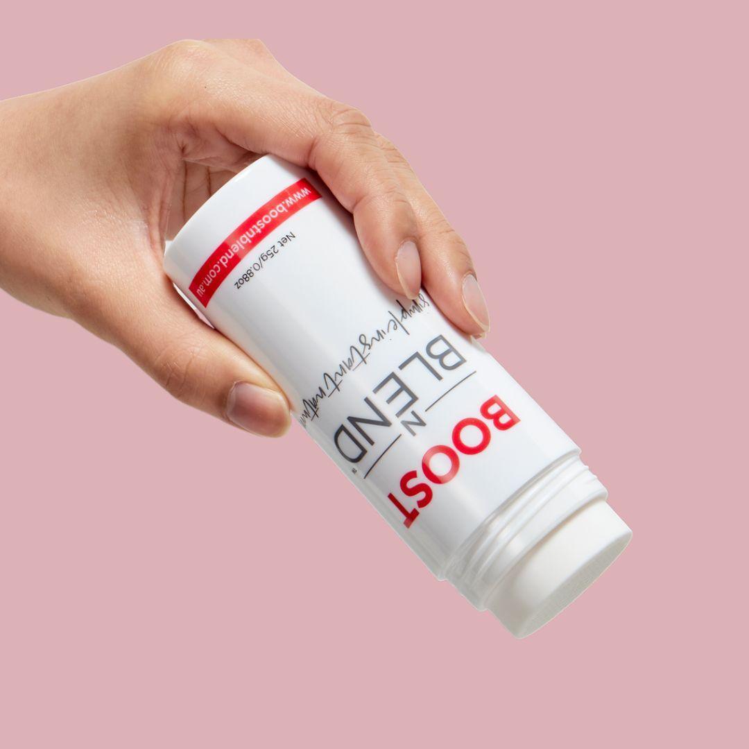 Boost N Blend hair fibres hand sprinkle #colour_dusky-dark-brown